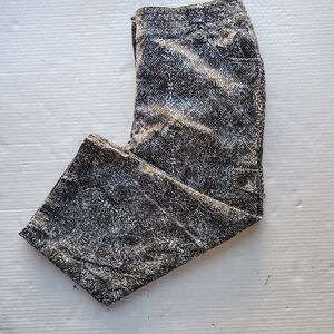Chico’s Size 2 Capri Pants Black White Abstract